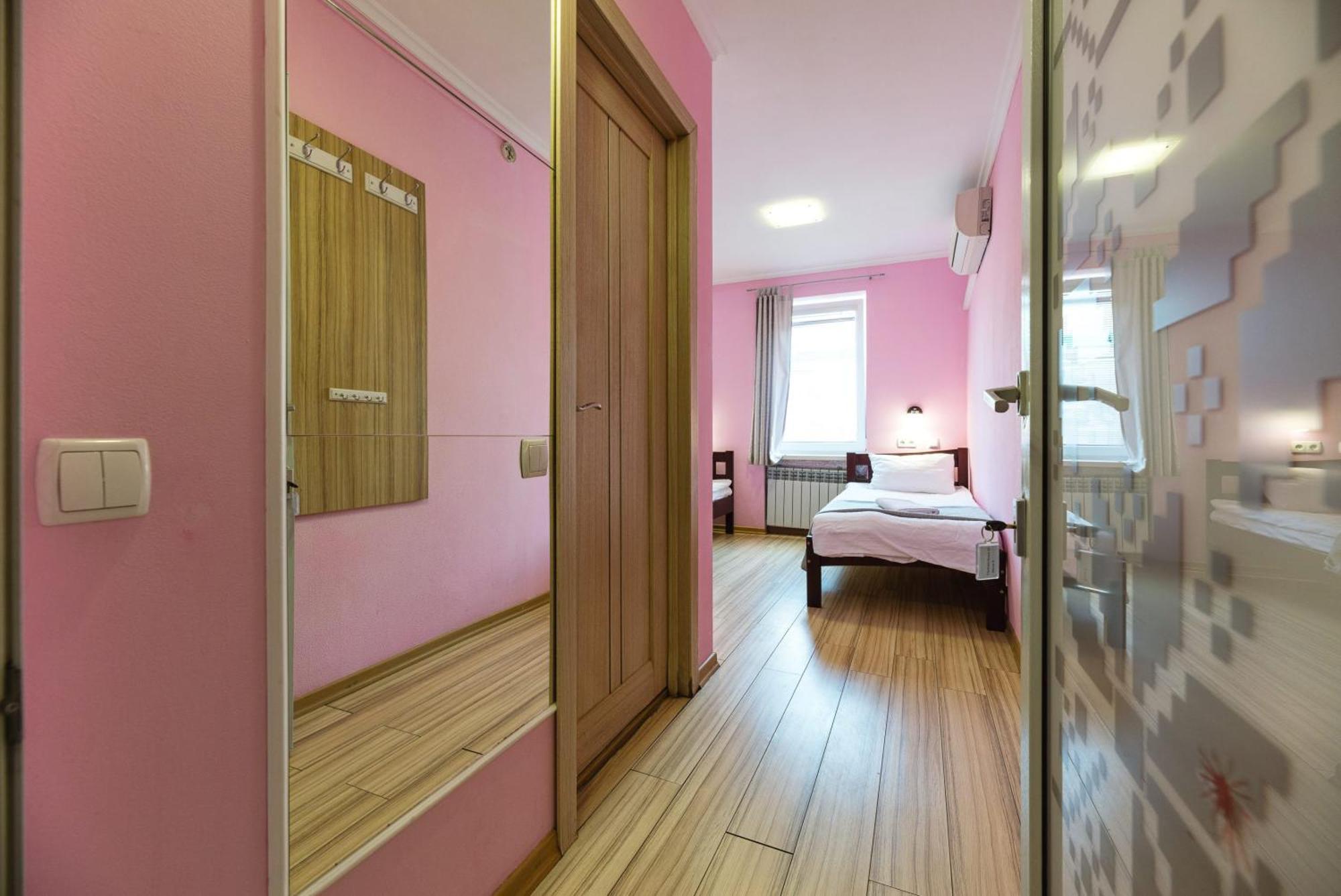 Guest House "Golden Gate 911 " Kijów Zewnętrze zdjęcie